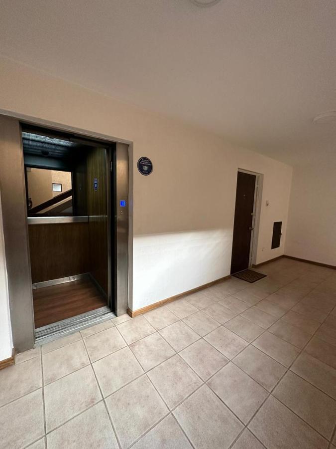 Departamento Cerca De La Playa Y Estacionamiento. Apartamento